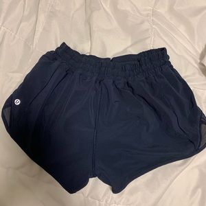 Hotty Hot 2.5” lululemon shorts
